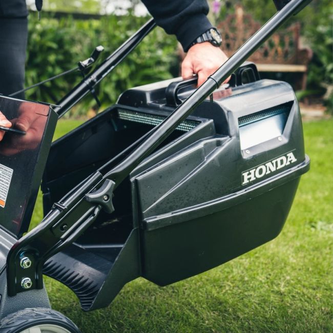 Honda Hrx 217 Honda Mower Hard To Pull Backwards Honda Lawn Mowers