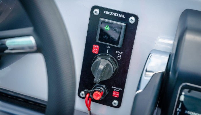 Standard Rigging Kit Included