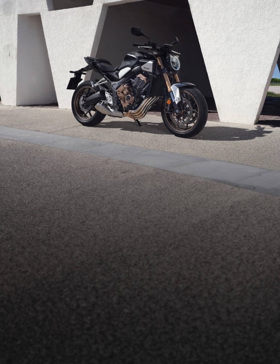 Four Cylinder 649cc Engine Four Cylinder 649cc Engine