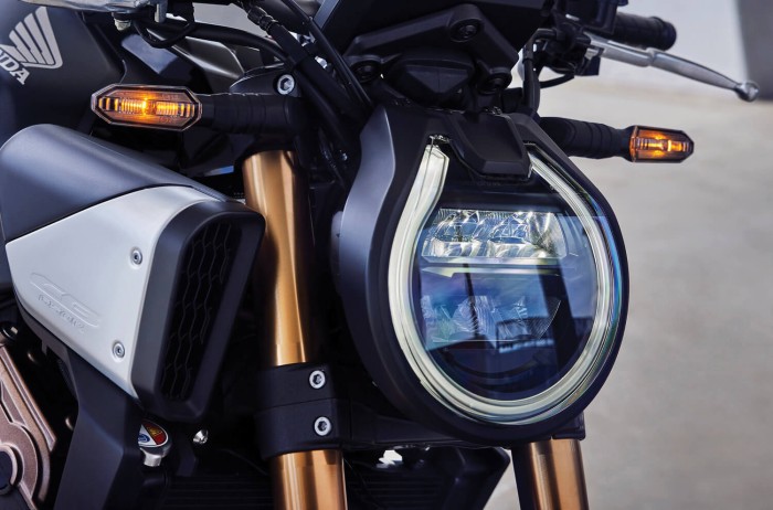 Crisp Angled LED Headlight Crisp Angled LED Headlight