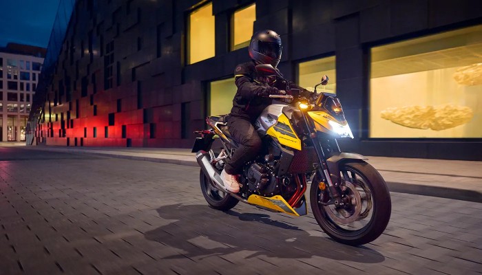 2026-cb750-hornet-e-clutch-product-page-zig-zag-01-1400-x-800