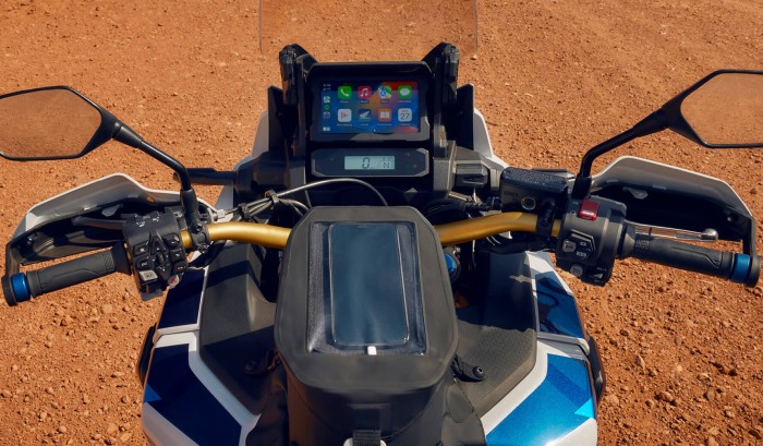 TFT Touch Screen with Apple’s CarPlay™ and Android Auto