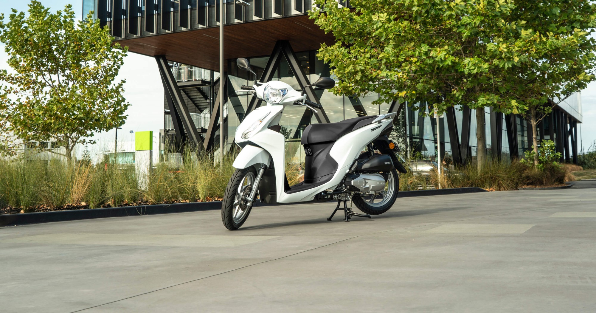 nsc110-dio-product-page-hero-desktop-3200x1680